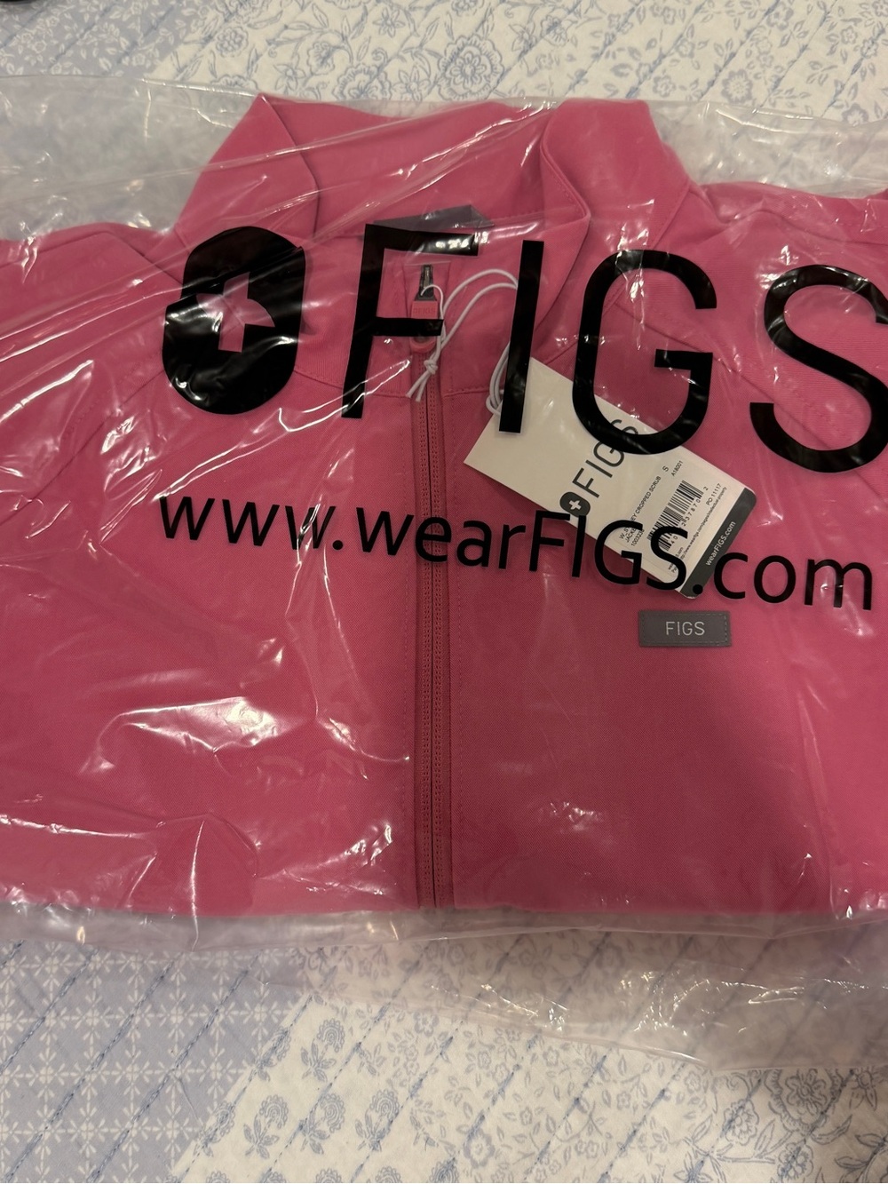 FIGS Sydney cropped scrub jacket F*ing Pink